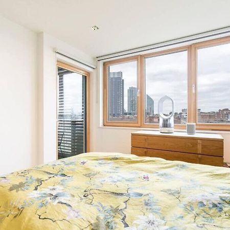 1 Bedroom Penthouse Flat In East Лондон Екстериор снимка