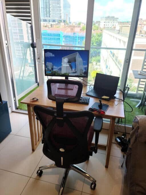 1 Bedroom Penthouse Flat In East Лондон Екстериор снимка